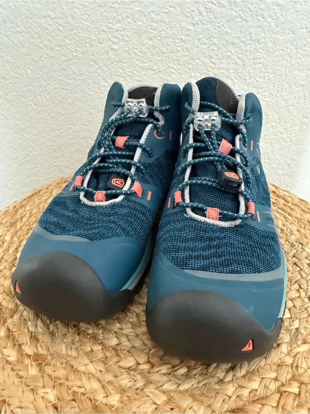 Keen Kids Blue and Coral Waterproof Hiking Boots Size 4